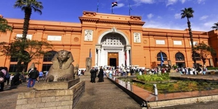 TOUR TO THE PYRAMIDS, EGYPTIAN MUSEUM AND KHAN EL KHALILI BAZAAR