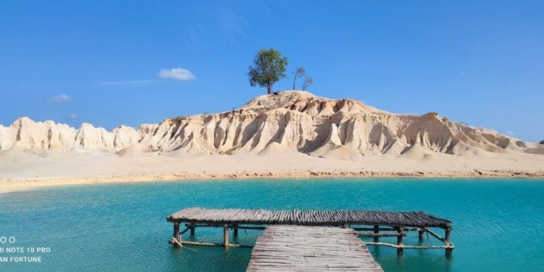 Private Tour Sand Dune and Blue Lake Bintan with Private Driver