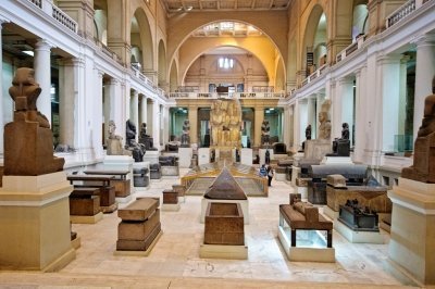 Cairo: Giza Pyramids Camel Ride and Egyptian Museum Tour