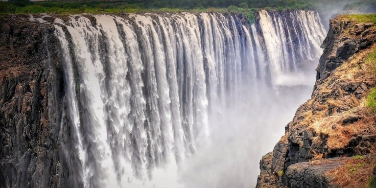 4-Day Victoria Falls with Whitewater Rafting