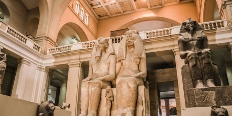 Private Tour to Egyptian Museum, Old Cairo & Bazaar