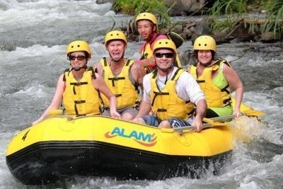 Manado Timbukar white water rafting includes Lunch