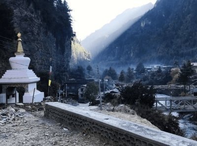 Pisang Peak Climbing – 14 Days