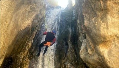 The Turche Water Cave Canyoning Adventure in Buñol, Valencia