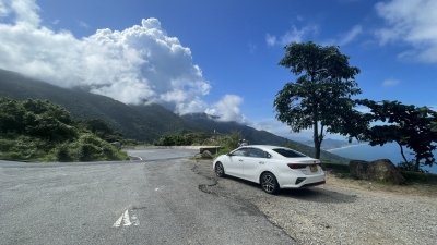 Scenic trip Hoi An to Hue via Hai Van pass