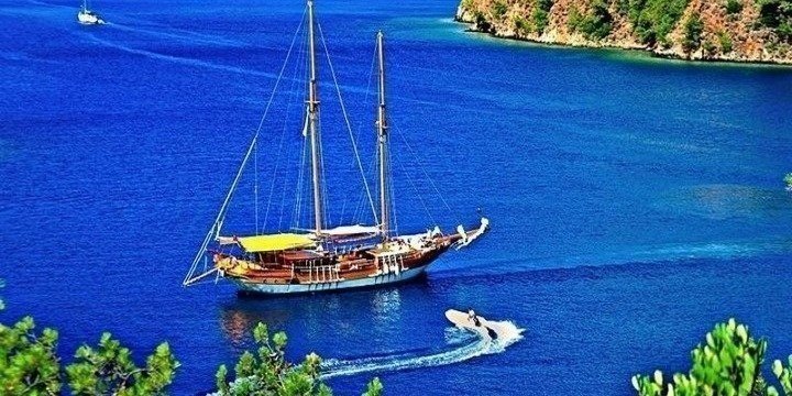 Adventure Tour: Boat Trip with Lunch from Kusadasi / Selcuk