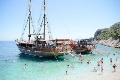 Adventure Tour: Boat Trip with Lunch from Kusadasi / Selcuk