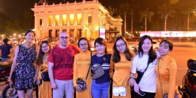 Hanoi By Night Foodie Vespa Tour