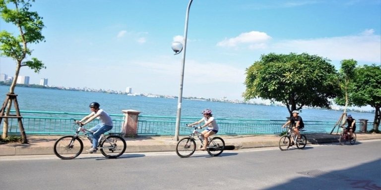 HALF DAY HANOI CITY BICYCLE TOUR | avesbike2