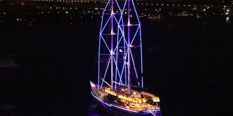 Luxury Sailing Boat Dinner Cruise From Sharm EL Sheikh in the Night