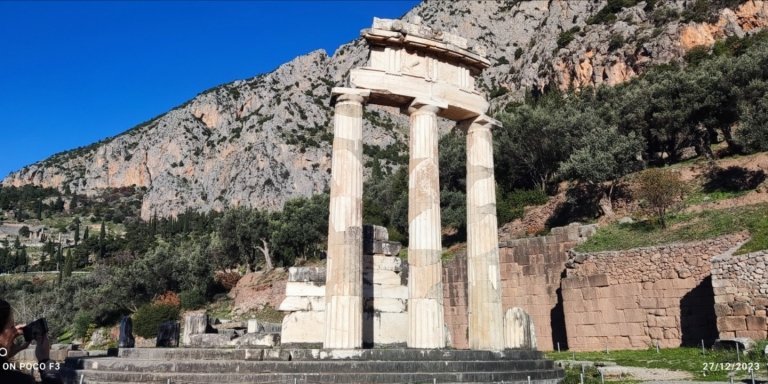 Private trip to Delphi with a Pickup
