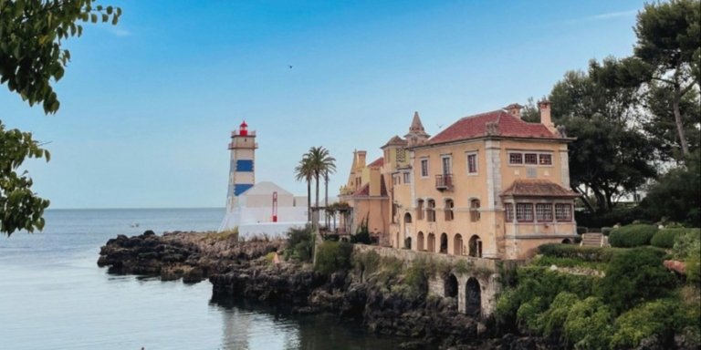 Sintra Cascais Private Tour: Pena Palace and Quinta da Regaleira