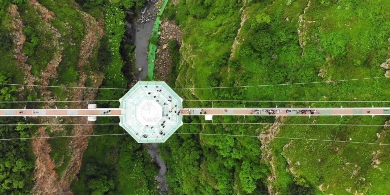 Diamond Bridge and Dashbashi Canyon Tour