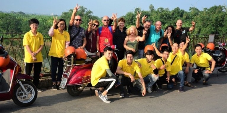 Hanoi Countryside and Bat Trang Ceramic Village Motorbike Tour