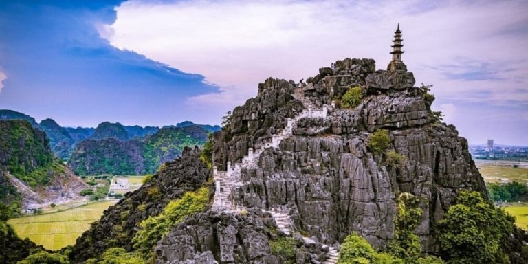 Hanoi to Ninh Binh Luxury Day Tour with Hoa Lu Tam Coc Cycling