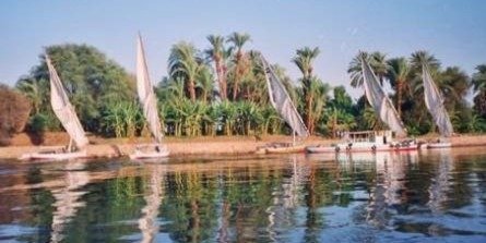 2-Hour Luxor: Motor Boat Ride With Banana Island Visit