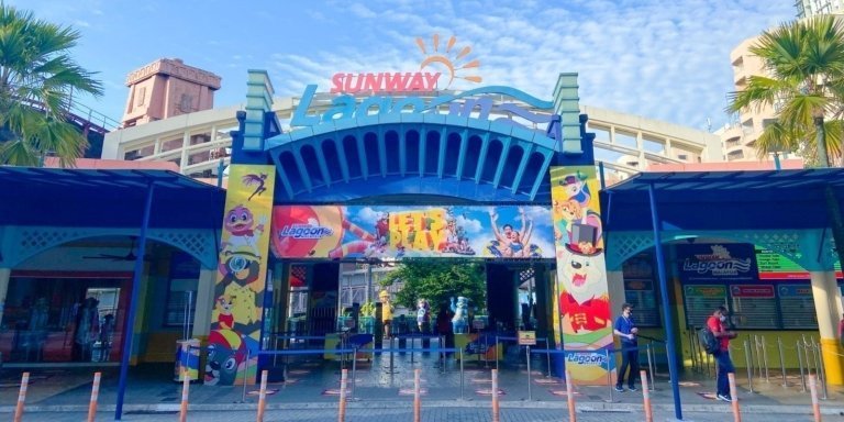 Sunway Lagoon Theme Park Ticket and 1 WAY Transfer (shared transfer)
