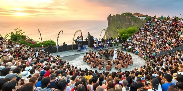 Bali Full-Day Tour: Denpasar City and Uluwatu Temple Tour