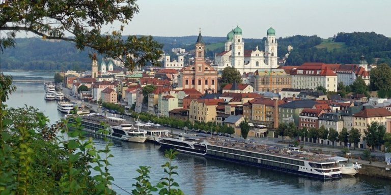 Private transfer from Prague to Passau with 2 hours of sightseeing