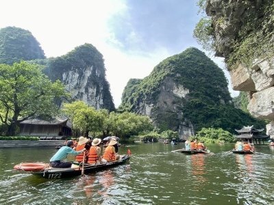 Bai Dinh Pagoda - Trang An Complex - Mua Cave Tour