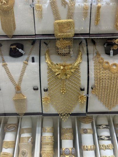 Dubai Old Town Walking Tour: Street food, Gold Souk and Abra Boat Ride