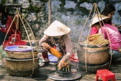 Hoi An Evening Food Tour Walking Explore Street Eats and Ancient Town