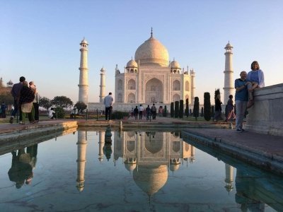 Full-Day Agra Tour with Taj Mahal from Mumbai by Air