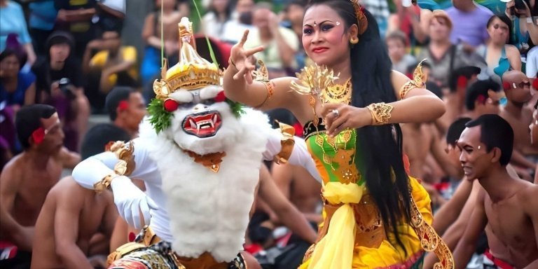 Bali Full-Day Tour: Uluwatu Full Day Sunset Tour