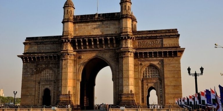 Private Mumbai Sightseeing with Local Tour Guide