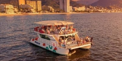 Puerto Vallarta Sunset Catamaran: Open Bar & Saxophone