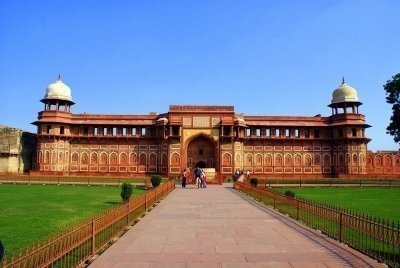 Agra: Private Skip-the-Line Taj Mahal Tour with Options