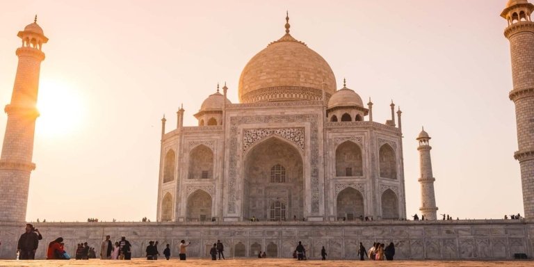 Agra: Private Skip-the-Line Taj Mahal Tour with Options