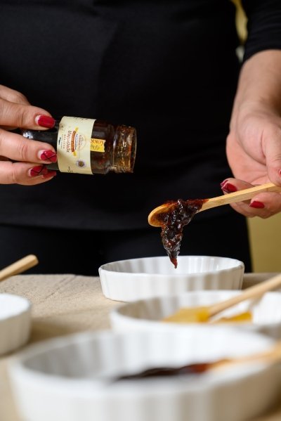 Private Beekeeping Experience with Honey Tasting