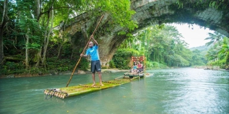 Montego Bay: Lethe Bamboo River Rafting with Limestone