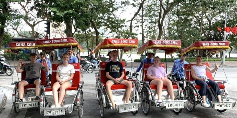 Private tour - Hanoi Cyclo & Water Puppet Show Half Day Tour (4 hours)