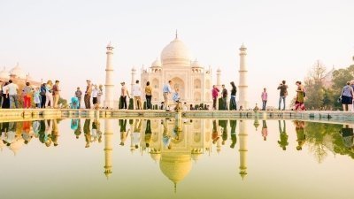 From Delhi: All-Inclusive Taj Mahal Day Trip by Fast Train