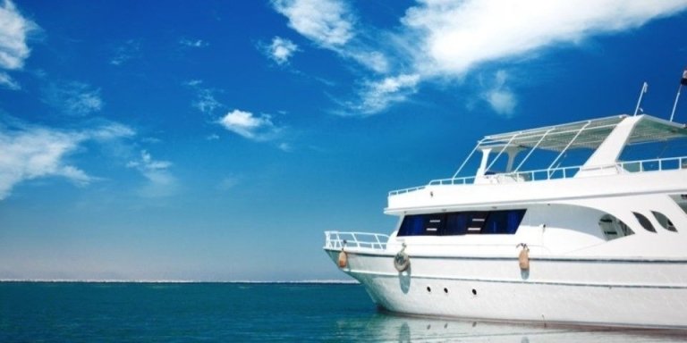 4-Hour Dinner Cruise On A Luxury Yacht With Show In Sharm El Sheikh
