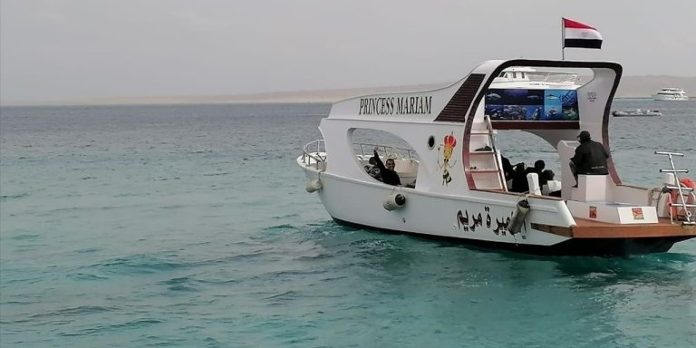 Private small boat 2 hours