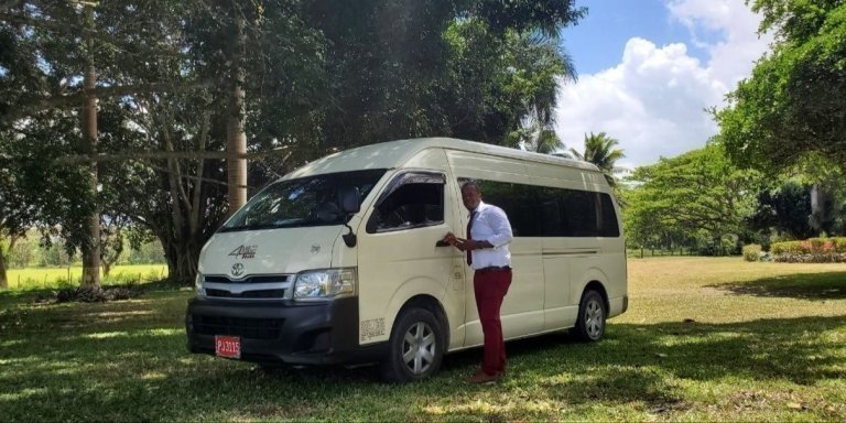 Airport Transfer to Runaway Bay & Ocho Rios (Round trip transfer)