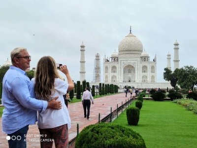 Taj Mahal Sunrise and Agra Fort Private Tour