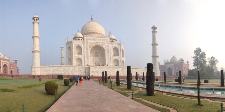 Amazing Taj Mahal and enchanted Sikandra Private Tour
