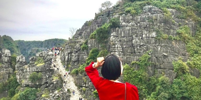 Ninh Binh Group tour: Bai Dinh- Trang An- Mua Cave by Limousine car