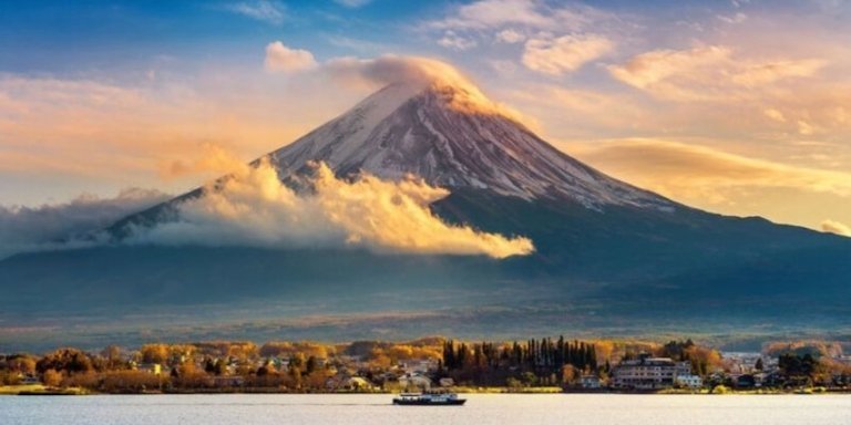 Mt. Fuji private customize tour with luxury van