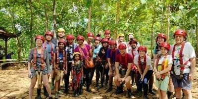 Jomblang tour.