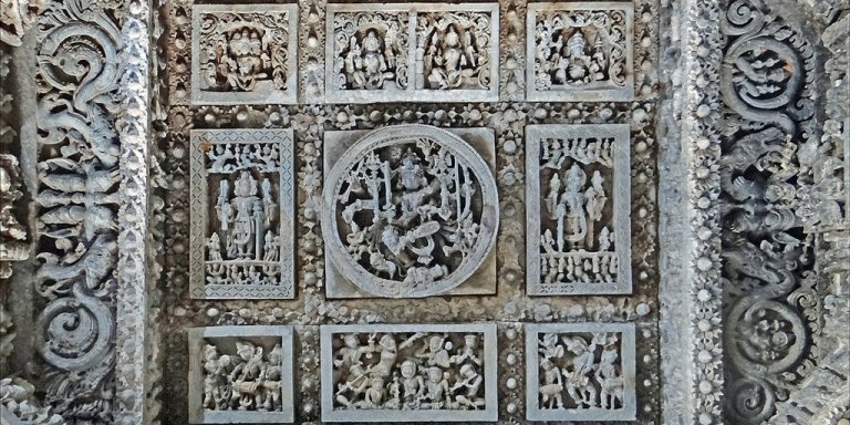 From Bengaluru: Private Tour Sravanbelgola, Belur & Halebidu