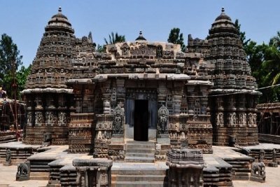 From Bengaluru: Private Tour Sravanbelgola, Belur & Halebidu