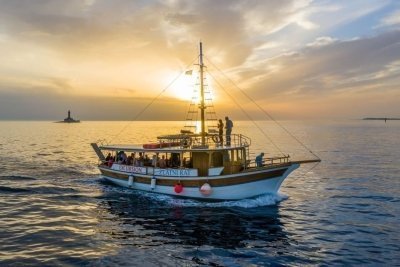 Medulin: Private Sunset Cruise with Dolphin Watching