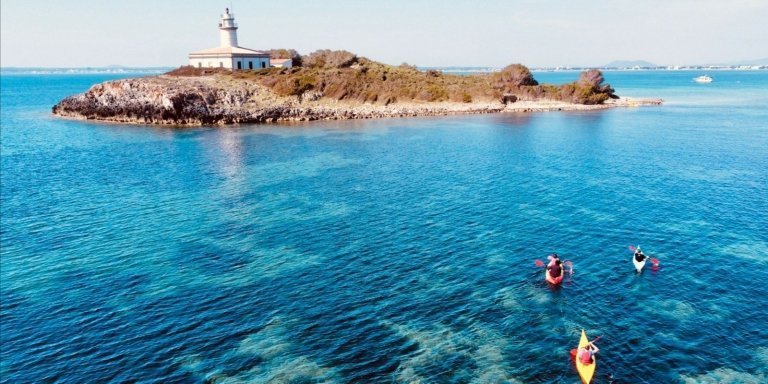 Kayak Guided Tour to "Smugglers' Cave"