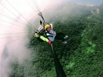 Da Nang Private paragliding experience on Monkey Mountain