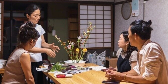Hands-On Ikebana Making with a Local Expert in Hyogo